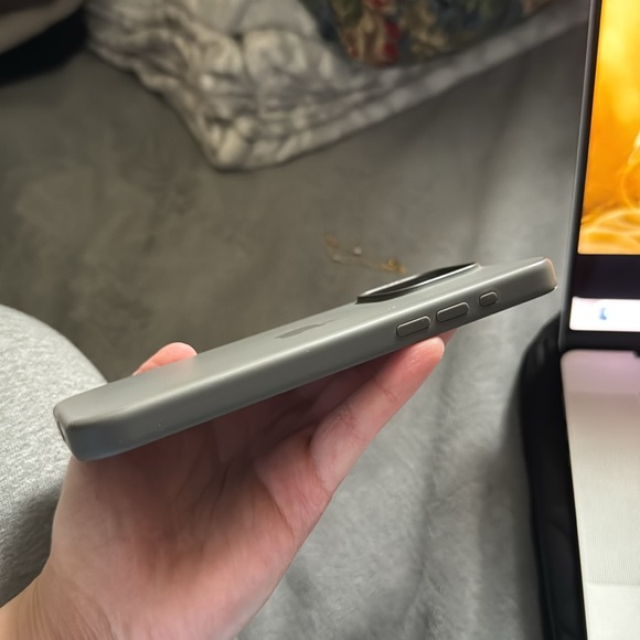 APPLE MAGSAFE SILICONE IPHONE 15 PRO MAX CASE - Picture 9 of 10